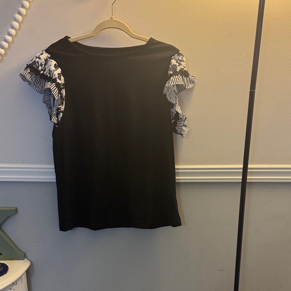 Black and White Ruffle Sleeve Top